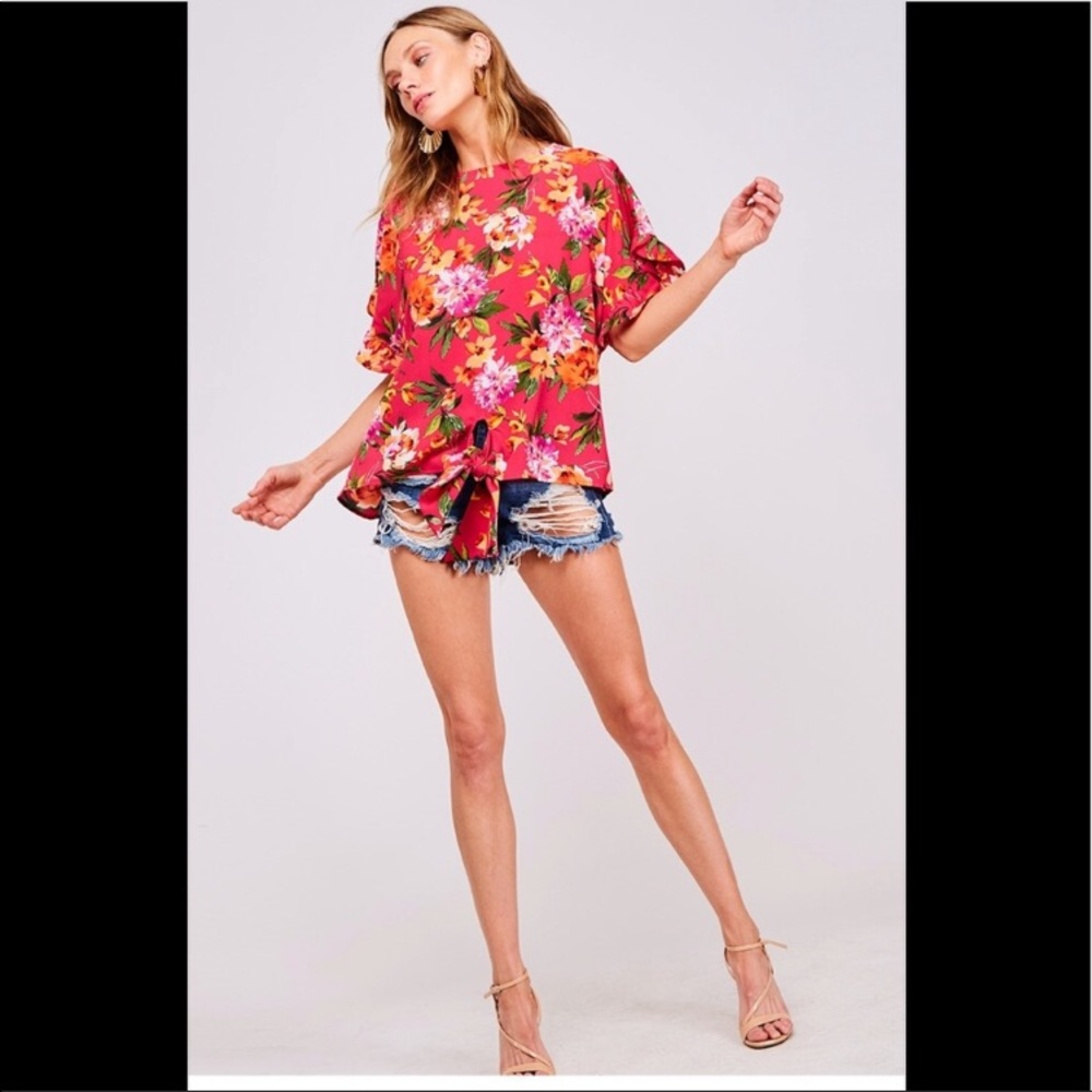 Floral tie top with ruffle sleeves - Picture 2 of 3